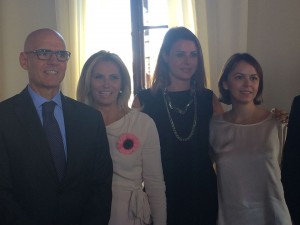 (da esquerda): Embaix. Raffaele Trombetta, Vice Governadora Cida Borghetti, Dep. Renata Bueno, Cons. Comites, Luciana Pereira Casagrande. Foto de Susanna Galli
