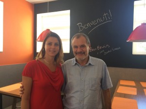 A deputada Renata Bueno e o Diretor do Instituto Italiano de Cultura, Andrea Baldi no novo espaço criado para os cursos de gastronomia italiana em língua italiana. 