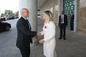 A vice-governadora Cida Borghetti recebe o Embaixador da Itália Raffaele Trombetta no Palácio Iguaçu. Foto de Jonas Oliveira 