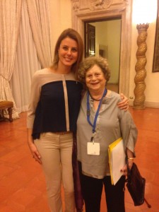 In questa foto sono con la Professoressa Ada Pellegrini Grinover. foto: Anna Rita Ferrari — com Ivete de Lima em Ambasciata Del Brasile.