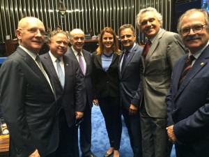 Sen. Paulo Bauer, sen. José Serra, dep. Renata Bueno, sen. Aécio Neves, sen. Dalirio Beber.