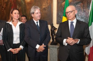  dep. Renata Bueno, o Ministro Gentiloni e o Embaixador da Itália no Brasil, Raffaele Trombetta. (foto de Claudio Cammarota) 