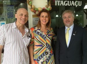 (da esquerda) Mauro Beal, Vice Presidente ASIB, eu, Cônsul Honorário de Santa Catarina, Attilio Colitti.