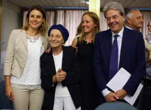 Accanto a me l'ex Ministro degli Esteri Emma Bonino, la collega Eleonora Cimbro e il Ministro degli Esteri Paolo Gentiloni (foto Anna Rita Ferrari)