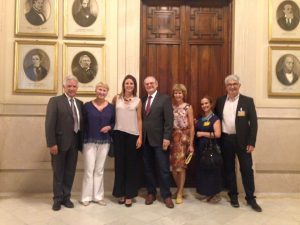 Da. Sinistra mio padre Rubens Bueno accanto a mia madre Rose, io al centro accanto al Deputato Vicente Caropreso e a sua moglie Sally, gli amici Veronica Salgado e Nicodemo Misiti (foto Anna Rita Ferrari)