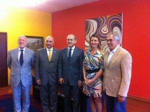 Cônsul Enrico Mora, Min. Marino Finozzi, Prefeito Gustavo Freut, Renata Bueno e Sec. Caique Ferrante.