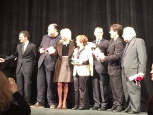 Le 5 persone a cui, nella serata, è stato conferito il titolo di cavaliere o ufficiale dell'Ordine della Stella d'Italia in nome del Presidente della Repubblica italiana: (da sinistra) il giornalista genovese specializzato in storia e antropologia culinaria, Pietro Sorba, la funzionaria della ditta Ticin, Gabriela Persico (stella al merito del lavoro), l'amministratore gruppo Trevi , Cesara Moleon, il magistrato Franco Marcelo Fiumara e l'avvocato Bruno Sito, vice-presidente dell'associazione Calabresi.