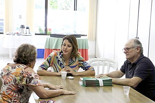 Caropreso se reúne com deputada italiana