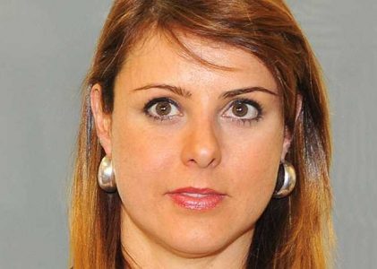 Caso FB da Embaixada: Renata Bueno apoia a crítica, mas faz restrição à forma de criticar nas redes sociais