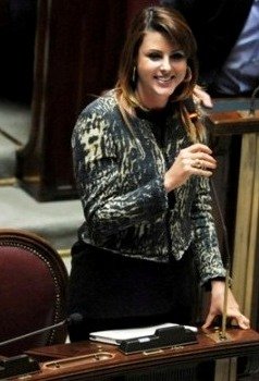 Deputada Afirma que Câmera dos Deputados no Brasil estudará nova Lei Eleitoral aprovada na Itália