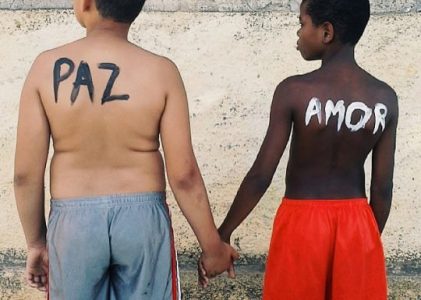 Deputada faz questão de levar ao Parlamento o episódio de racismo contra jovem brasileira ocorrido na Itália