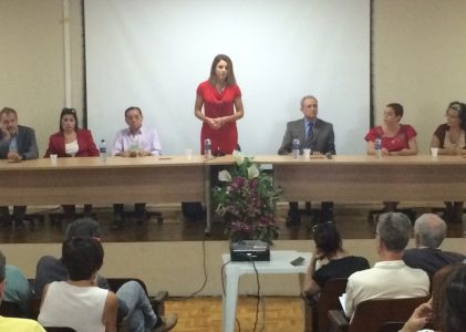 Renata Bueno abre o XVI Congresso sobre o Ensino da Língua Italiana no Brasil