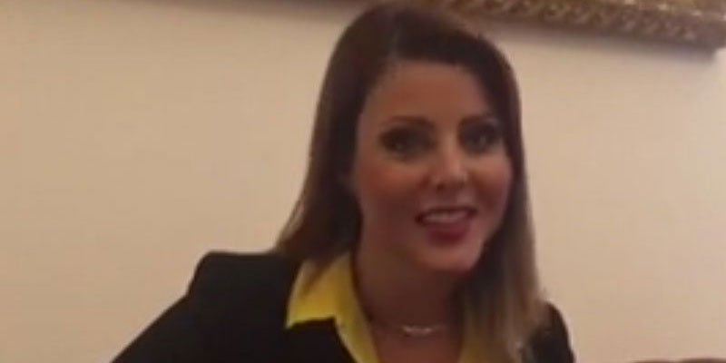 Renata Bueno fala sobre a votação do referendo constitucional no exterior