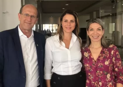 | O Municipio | Primeira brasileira eleita deputada na Itália participa de evento em Brusque