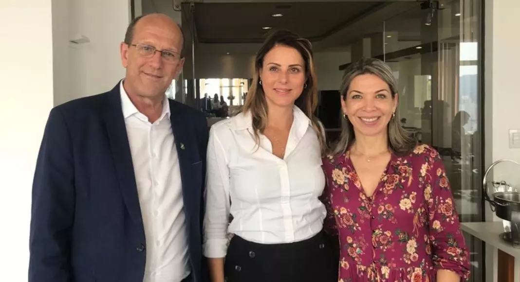 | O Municipio | Primeira brasileira eleita deputada na Itália participa de evento em Brusque