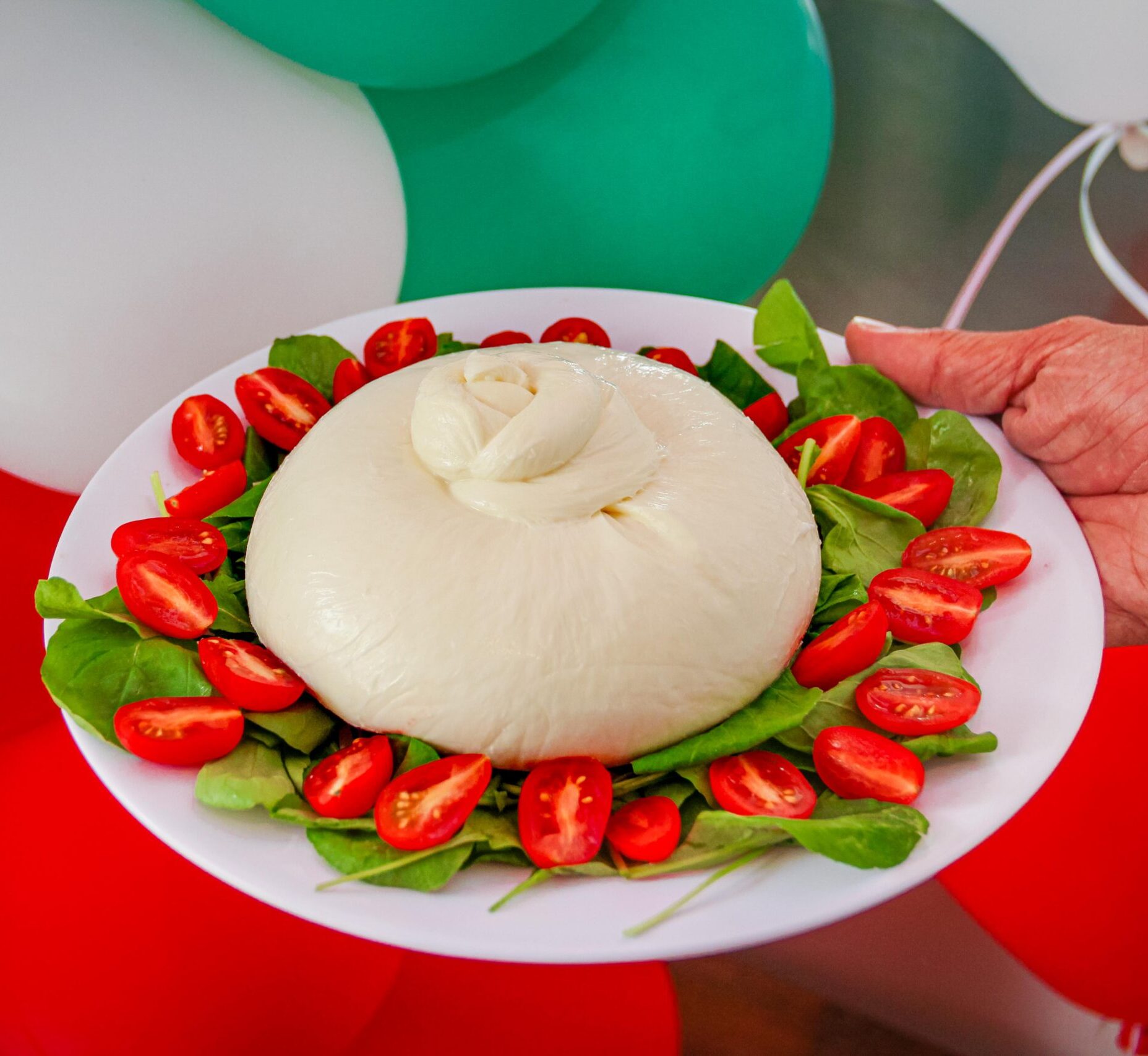 Mozzarellart comemora 4 anos e promove descontos de até 50%