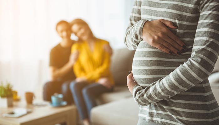 Barriga de aluguel como crime universal na Itália